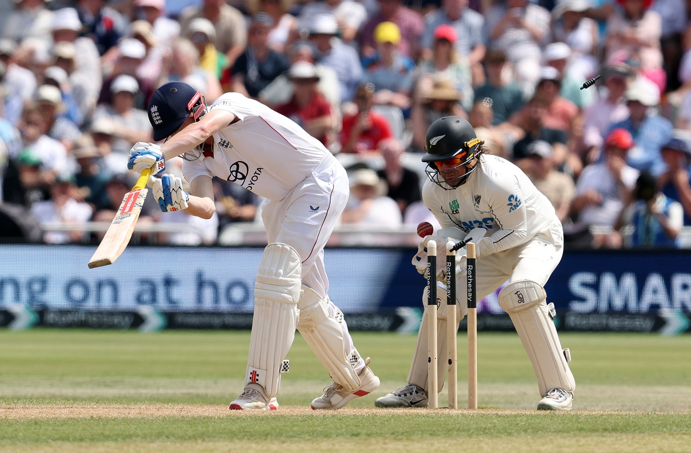Smith, O'Rourke and Foulkes secure 84-run lead for New Zealand