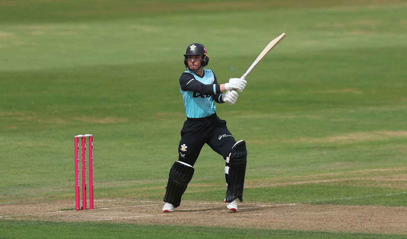 Moore takes five as Surrey swoop after Knott's six-for