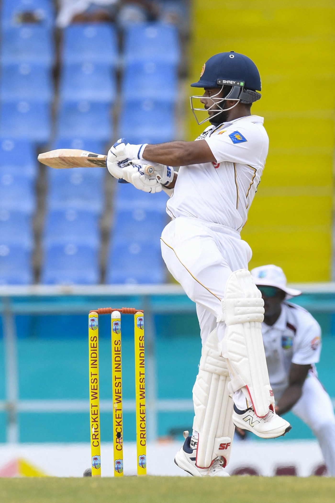 Kusal Mendis, Dinusha fifties take Sri Lanka past 500