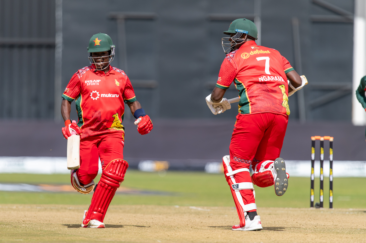 Nyamhuri and Ngarava stun Bangladesh by defending 141
