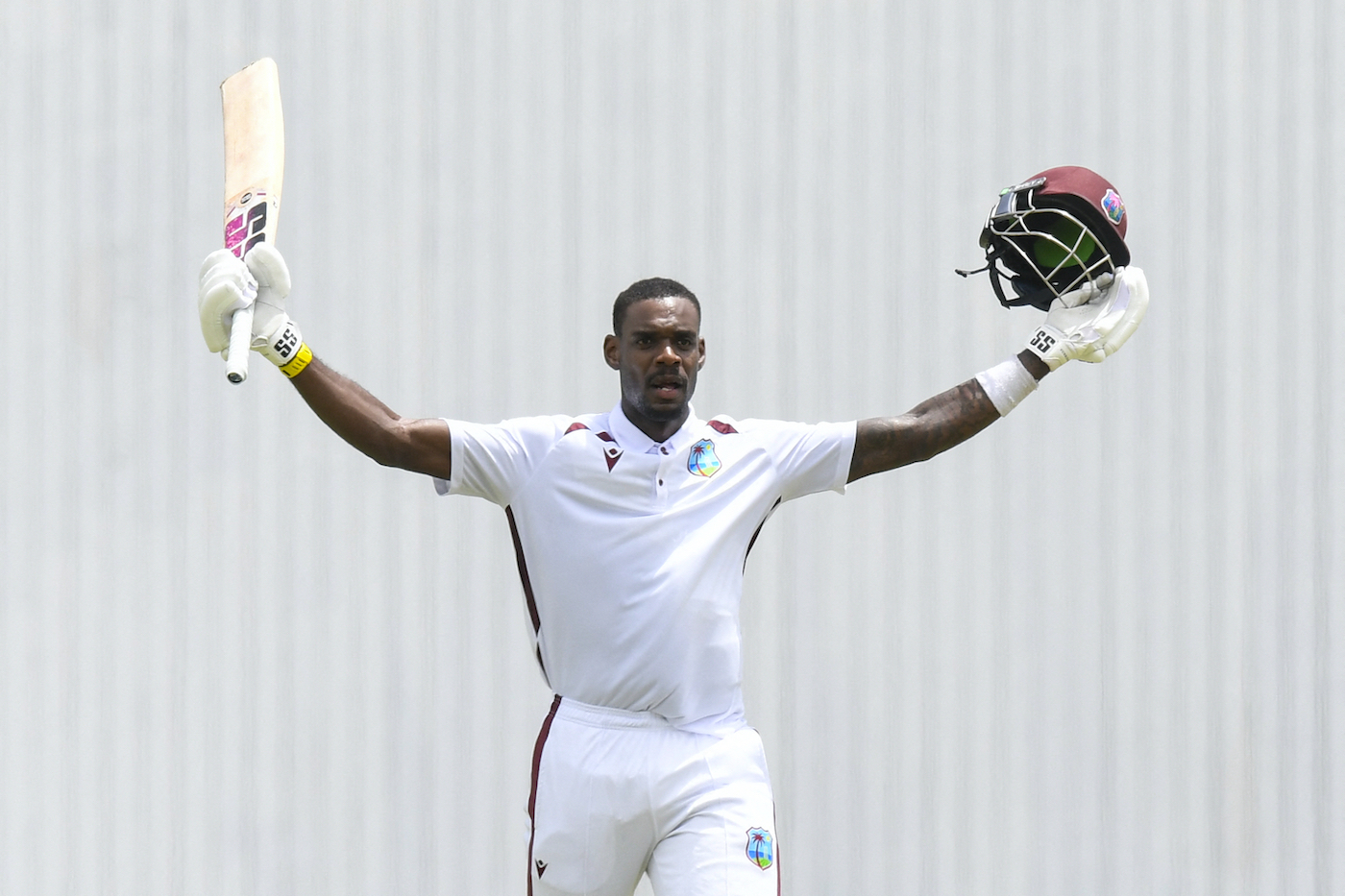 Sri Lanka try to make a play after Greaves 180, Hope 112