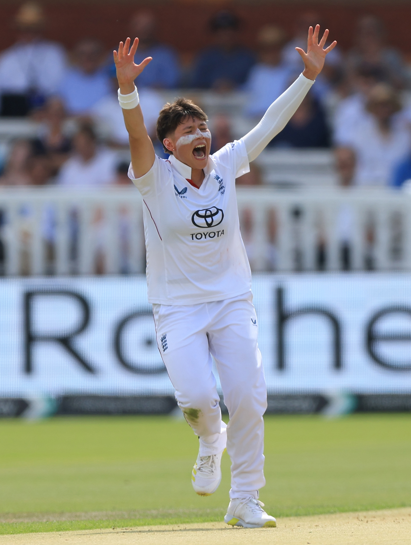 Wong refuses to allow England to fester in short Lord's turnaround
