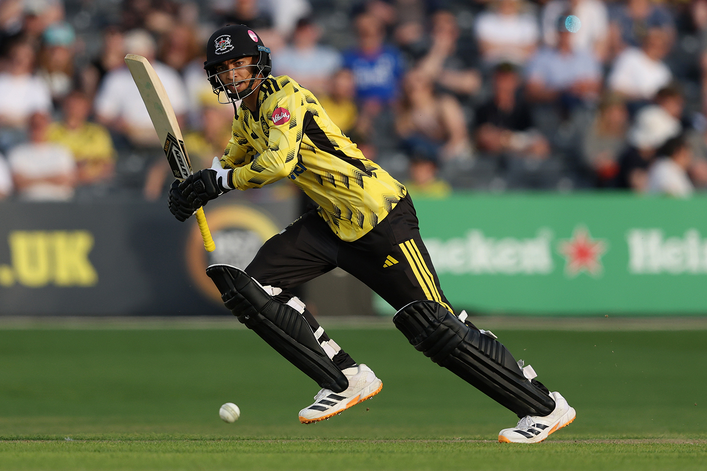 Dhariwal fireworks help Gloucestershire get over line