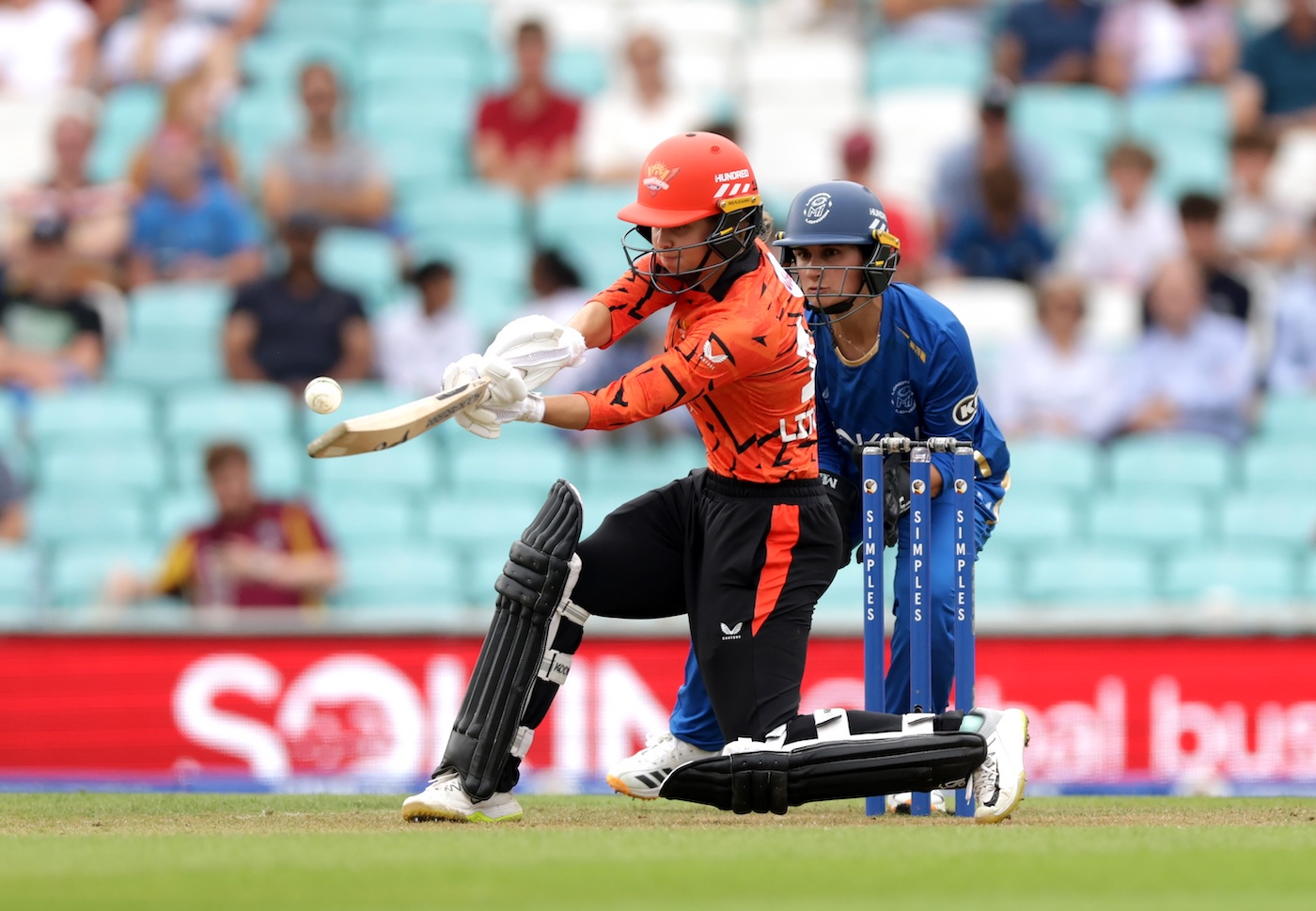 Phoebe Litchfield leads Sunrisers Leeds to opening day triumph