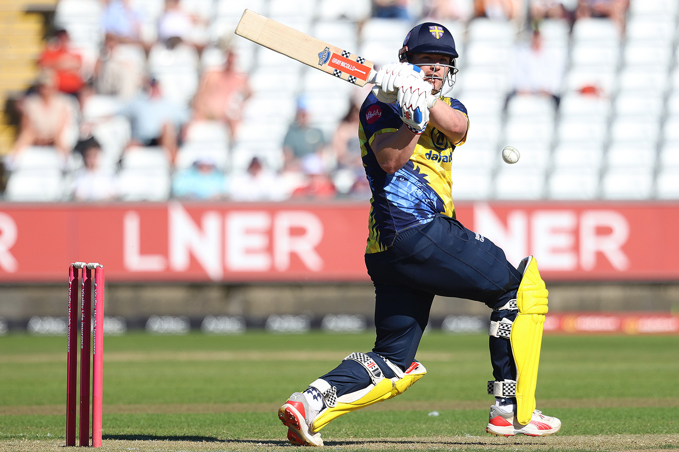 Lees leads the way as Durham power to second straight win