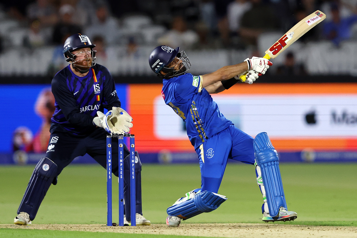 Raza's sixes knock Spirit out after feisty London derby