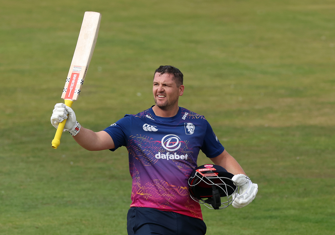 Joe Cracknell, Naavya Sharma guide Middlesex win as Durham lose Emilio Gay to injury