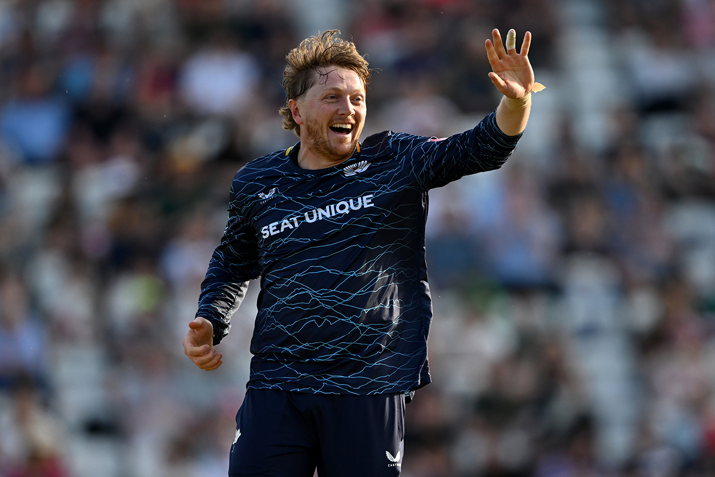 Bess, Coad join forces to secure home quarter-final