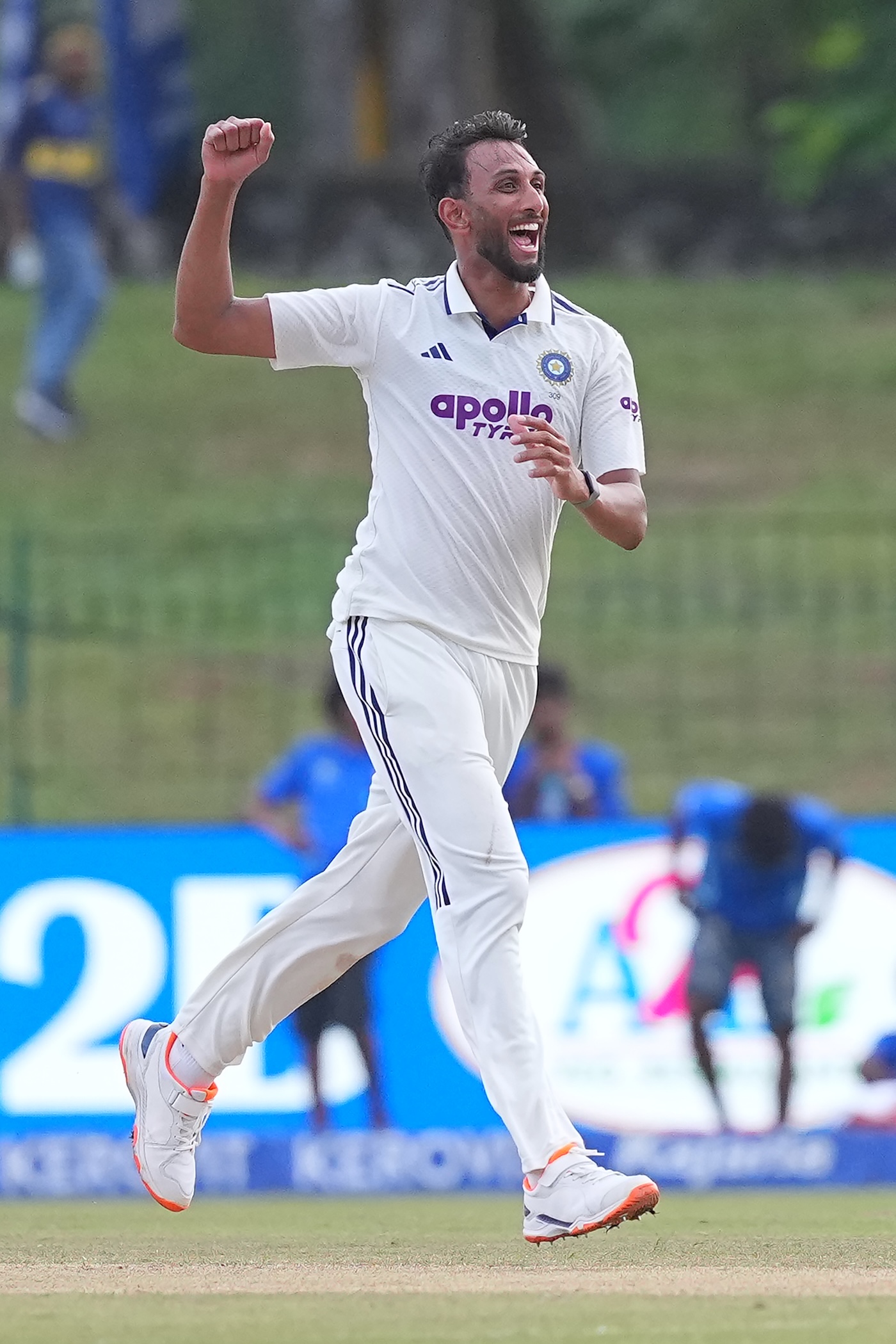 Prasidh and Suthar share six to keep India in driver's seat