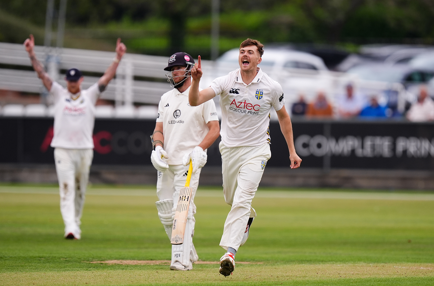 Carse in spotlight before Aldridge five-for cleans up Gloucestershire
