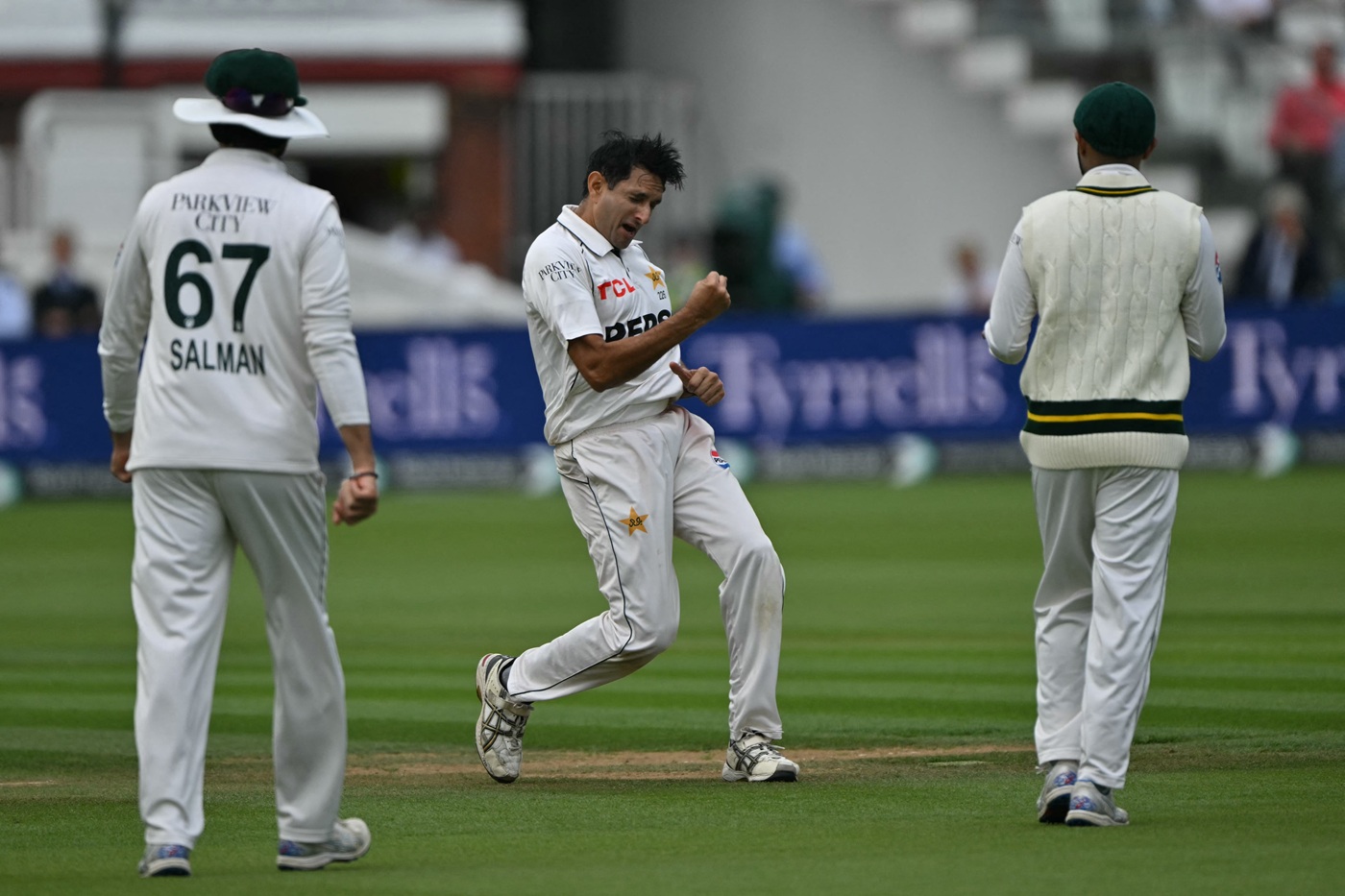 'All we can do is add positivity' - Noffke seeks calm as Pakistan reshape Test attack