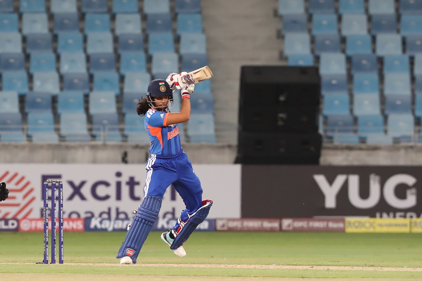 Hong Kong opt to bowl against unchanged India