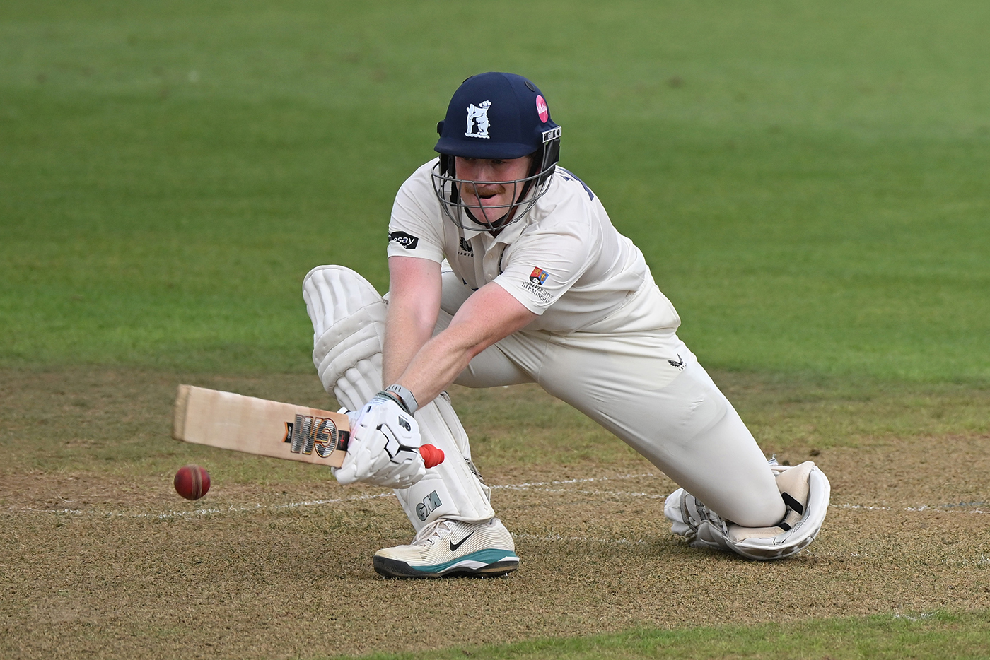 Yates, Hain star with bat as abject Hampshire collapse in reply