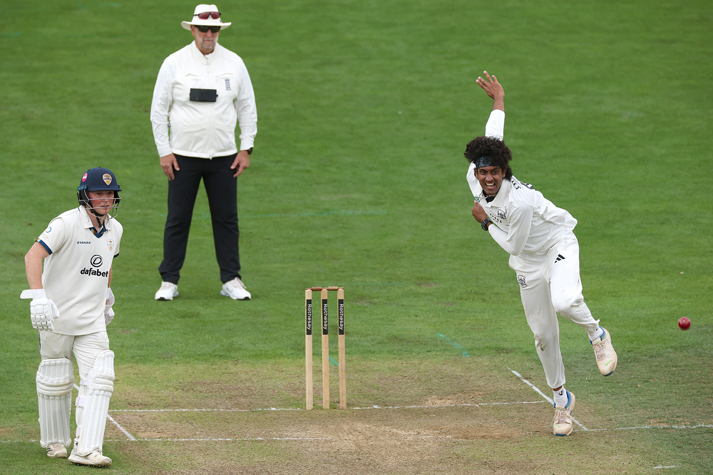 Sai Kishore five-for inspires Derbyshire demolition