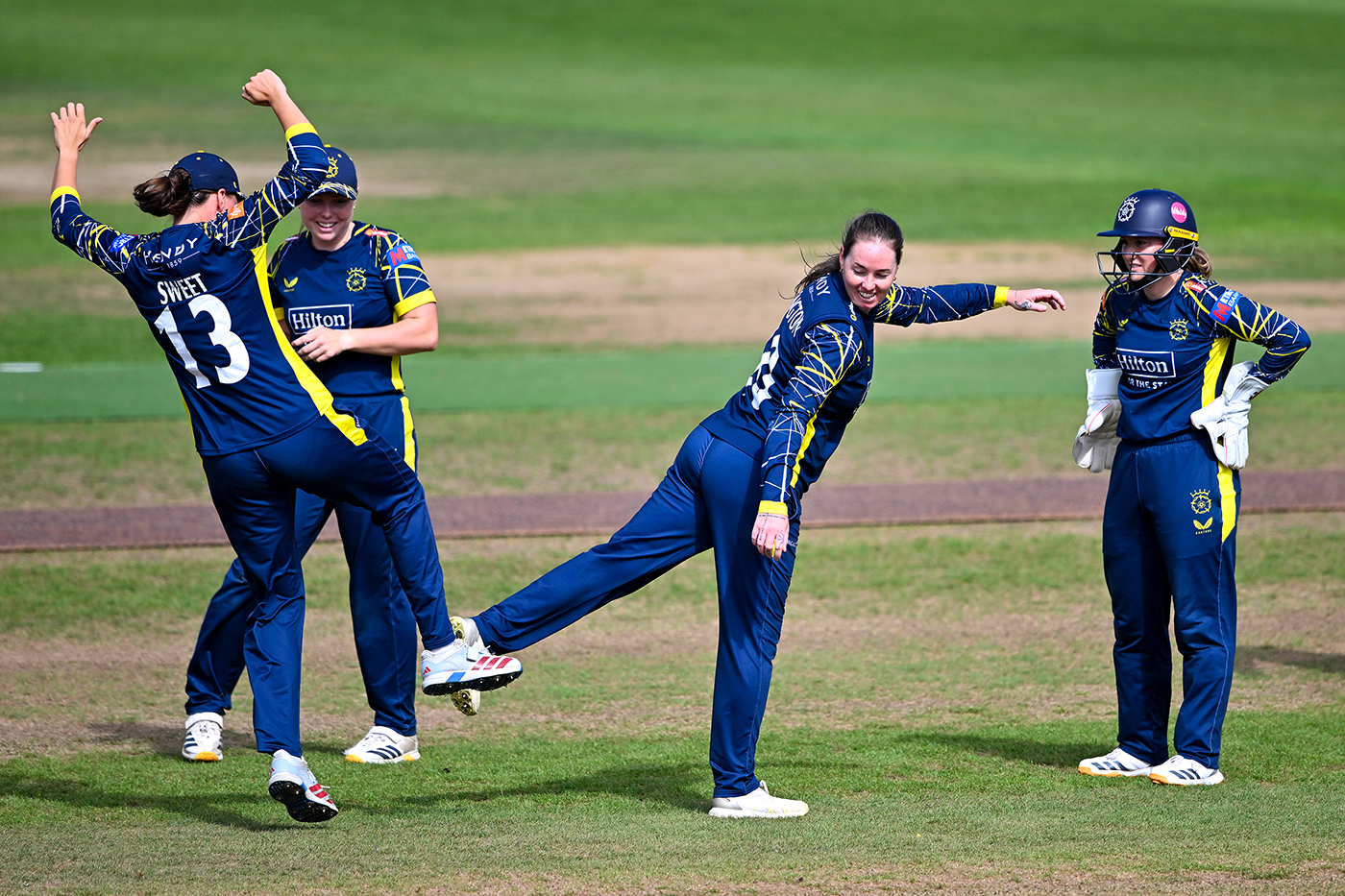 Wellington five-for maintains Hampshire pursuit of top spot