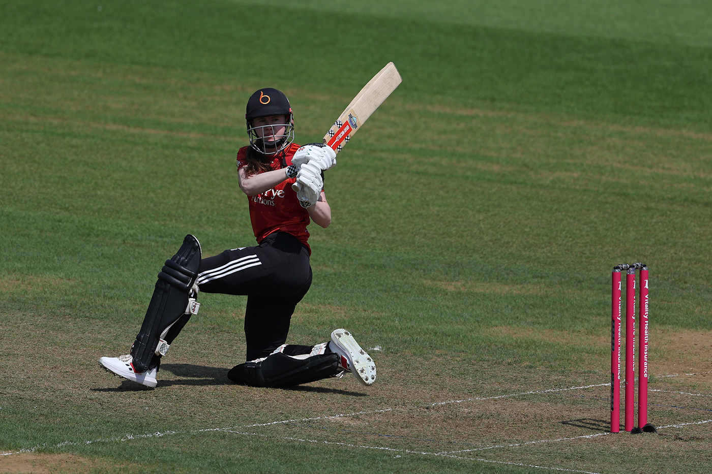 Sarah Bryce, Emma Jones keep Blaze treble on hopes on track