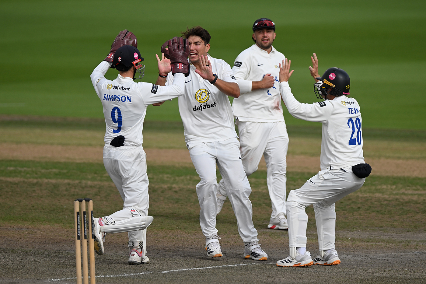 Nottinghamshire sent back to school as Karvelas all but ends title hopes