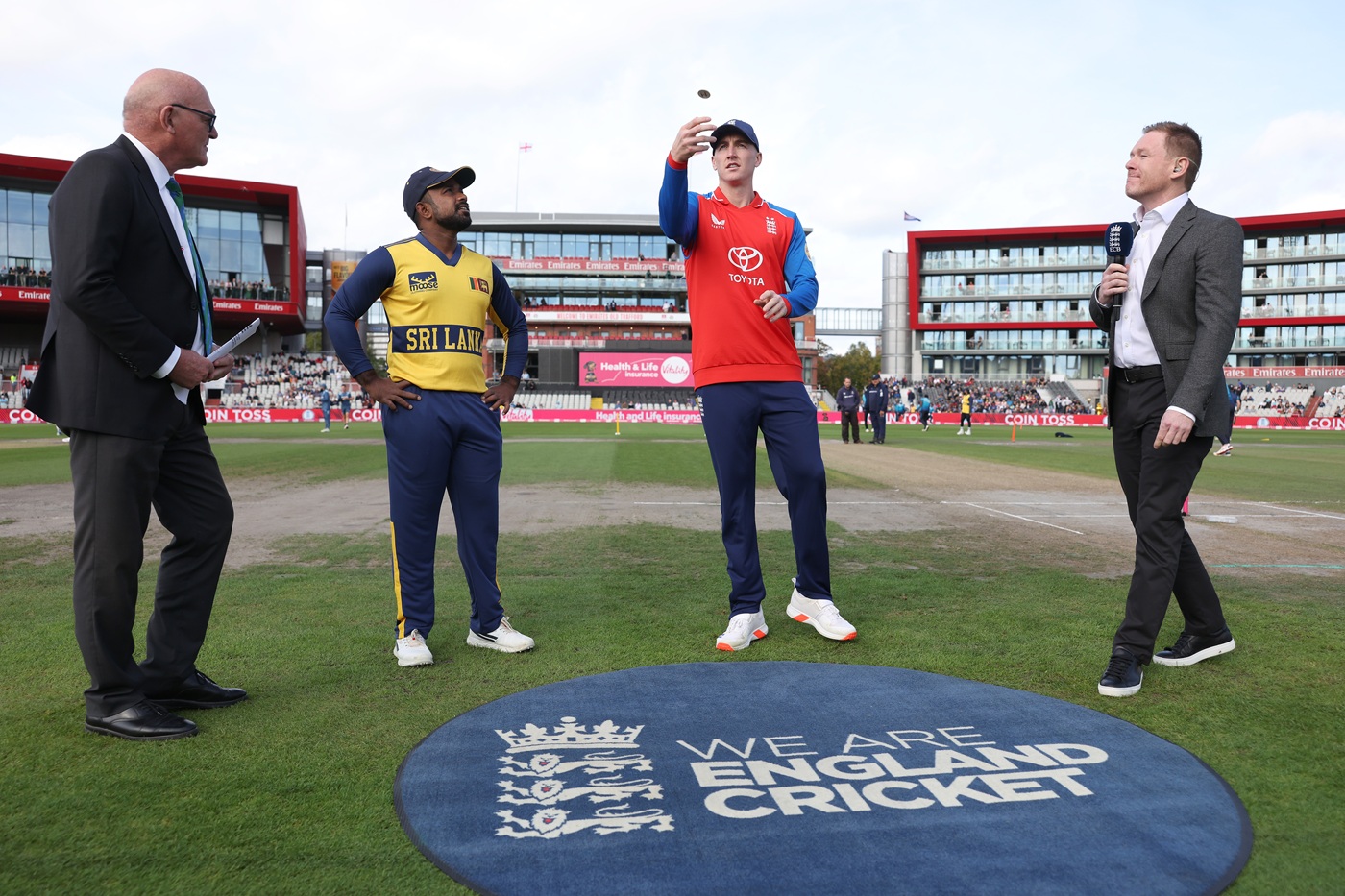 England bowl first in bid for series clean sweep against Sri Lanka