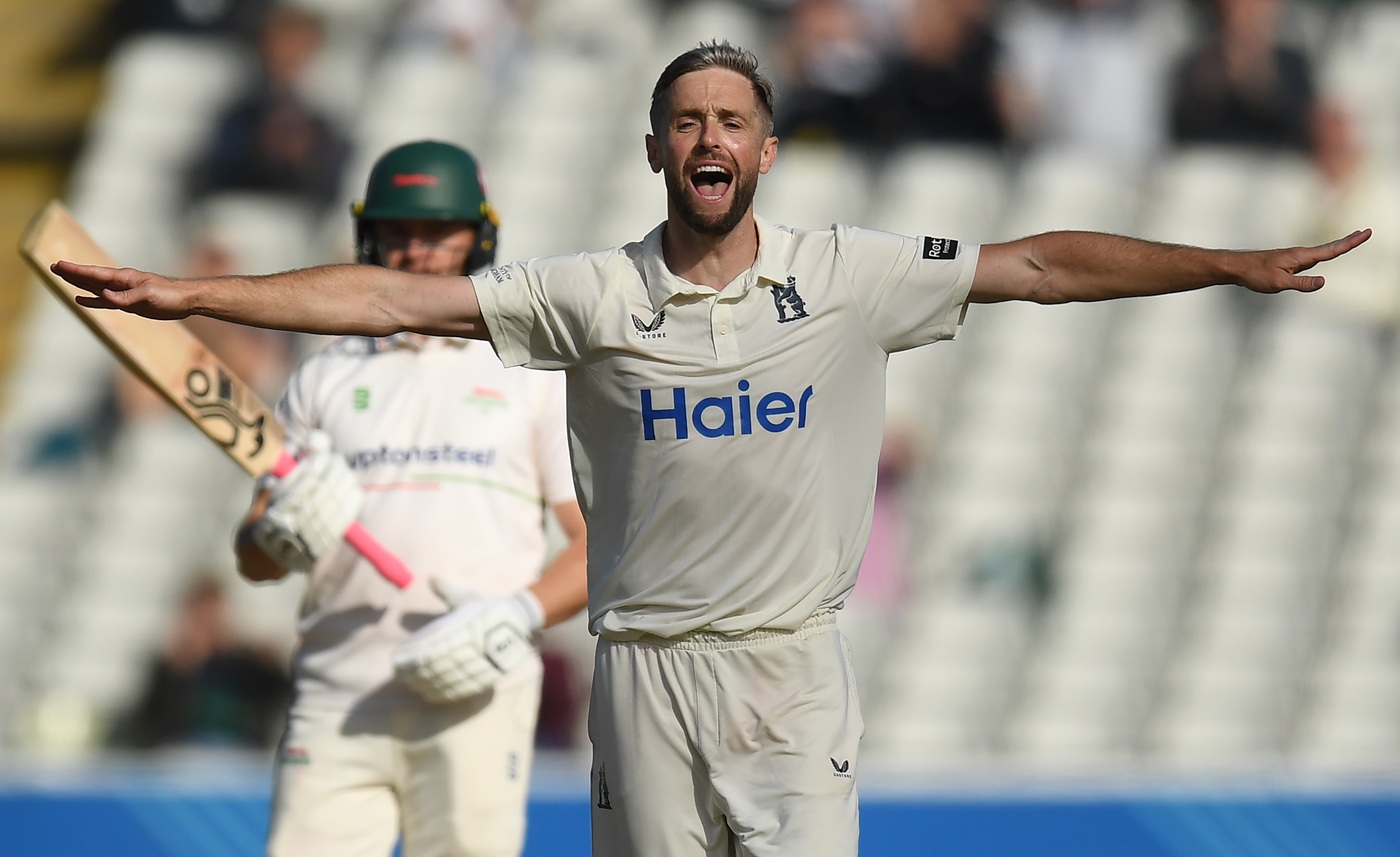 Bamber, Woakes seal County Championship glory for Warwickshire