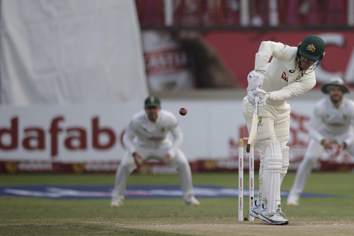 Maddinson sets the tone early as Australia charge to 280-run lead