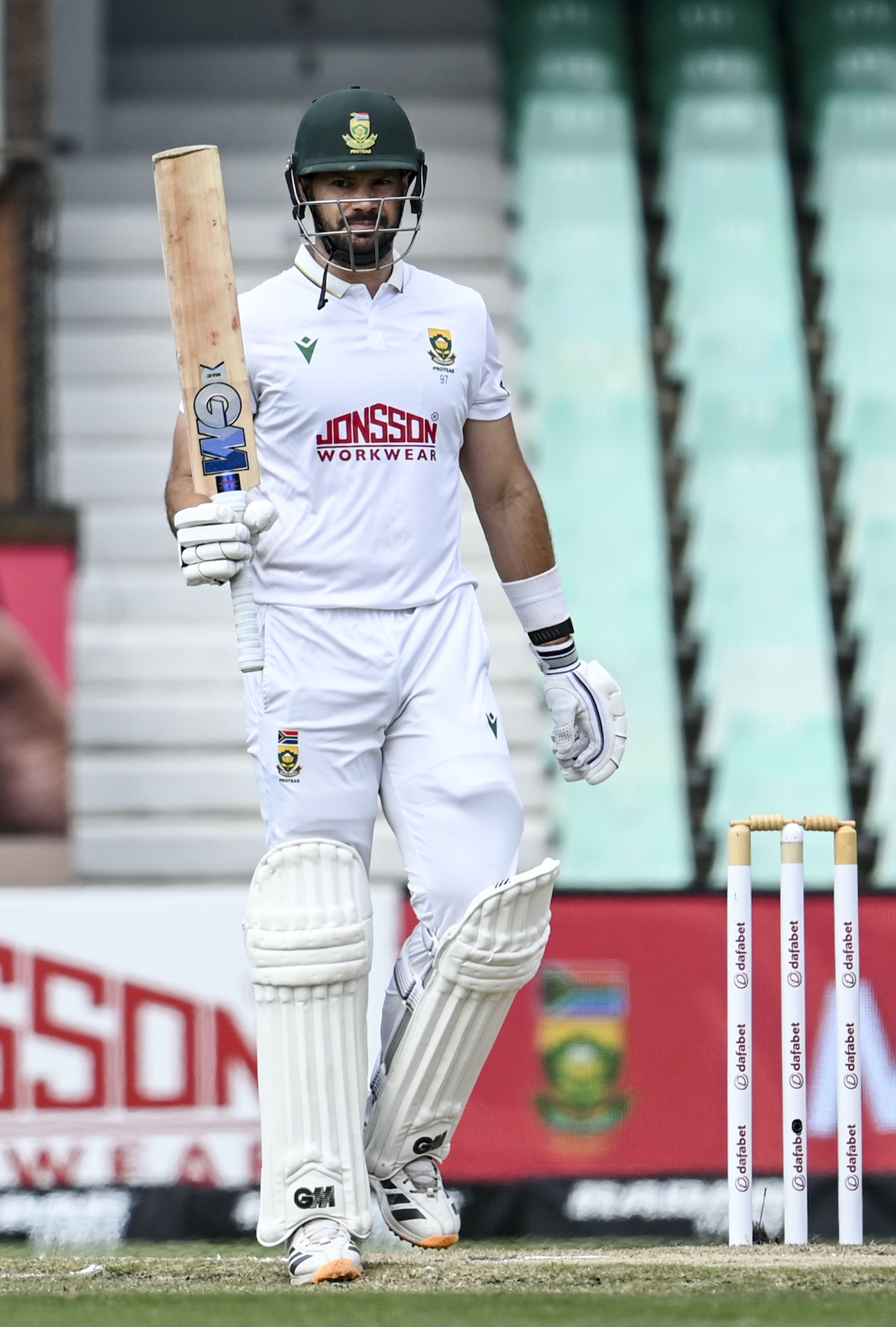 Markram hangs in even as Australia close in on Test win