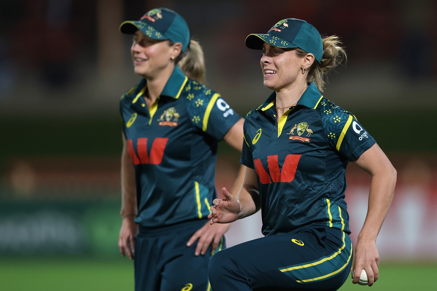 Australia opt to bowl in rain-shortened third T20I against New Zealand