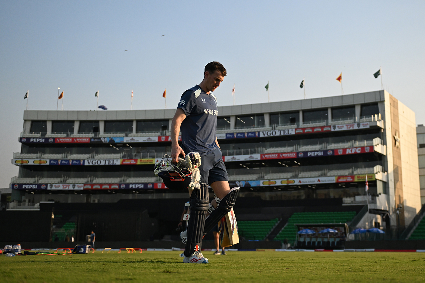 Dead-rubber blues for England as Sri Lanka tune up for final