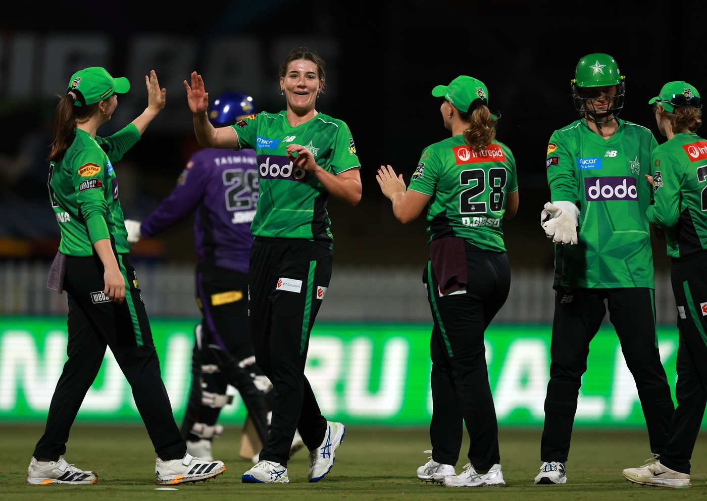 Lanning and Sutherland power Melbourne Stars to opening win