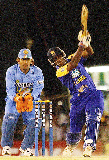 Welagedara ruled out, Dilhara recalled for Champions Trophy