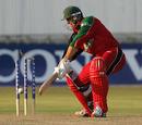 Heath Streak is bowled for 43, New Zealand v Zimbabwe, August 24, 2005