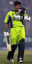 Kamran Akmal celebrates his hundred, Pakistan v England, 2nd ODI, Lahore, December 12, 2005