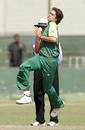 Ben Cutting roars into bowl, Australia U-19s v Sri Lanka U-19s, Under-19 World Cup, Colombo, February 11, 2006