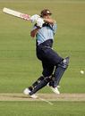 Scott Newman pulls during his innings of 20, Hampshire v Surrey, Twenty20 Cup, Southampton, July 6, 2006