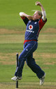 Holly Colvin runs into bowl, England Women v India Women, 1st ODI, Lord's, August 14, 2006