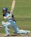 Clea Smith flies up to the crease, Victoria v New South Wales, WNCL 1st final, Melbourne, January 26, 2007