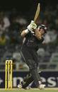 Jacob Oram launches into Australia's attack, Australia v New Zealand, CB Series, 8th match, Perth, January 28, 2007