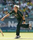 Cameron White sends down a delivery, Australia v New Zealand, CB Series, 11th match, Melbourne, February 4, 2007