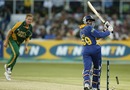 Shaun Pollock bowls Russel Arnold, South Africa v Sri Lanka, 40th match, Durban, March 3, 2003