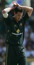 Shaun Tait wonders how to break through, Australia v England, CB Series, 10th match, Sydney, February 2, 2007