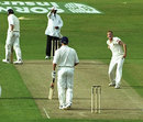 Another mistake from Javed Akhtar  this time <I>against</I> England, England v South Africa, 5th Test, Leeds, August 10, 1998