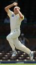 Doug Bollinger bowls during his dangerous spell, New South Wales v Tasmania, Pura Cup, Sydney, November 21, 2007