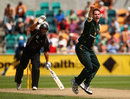 Shaun Tait roars an appeal, Australia v New Zealand, 3rd ODI, Hobart, December 20, 2007