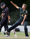 Shelley Nitschke prepares to deliver the ball, New Zealand women v Australia women, 4th ODI, Rose Bowl, Lincoln, March 15, 2008