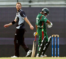 Daniel Vettori glances as Mohammad Ashraful reflects on a shot, Bangladesh v New Zealand, 1st ODI, Mirpur, October 9, 2008