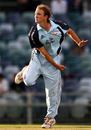 Nathan Hauritz in his delivery stride, Western Australia v New South Wales, FR Cup, Perth, October 8, 2008