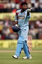 Yuvraj Singh blows a kiss to the pavilion, India v England, 2nd ODI, Indore, November 17, 2008