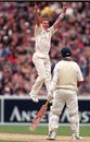 Brett Lee is ecstatic after getting Rahul Dravid out, Australia v India, 2nd Test, Melbourne, 3rd day, December 28, 1999