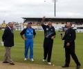 New Zealand captain Stephen Fleming tosses the coin as match referee Jackie Hendriks, England captain Nasser Hussain and National Bank sponsorship manager Gavin Larsen look on. Fleming won the toss and chose to bowl first. 3rd ODI: New Zealand v England at McLean Park, Napier, 20 February 2002.