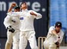 Saqlain Mushtaq celebrates dismissing Stephen Fleming LBW as Moin Khan joins in, day 5, 1st Test at Eden Park in Auckland, 8-12 March 2001.