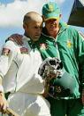 Gary Kirsten being consoled by Shaun Pollock after his last Test innings, New Zealand v South Africa, 3rd Test, Wellington, 5th day, March 30, 2004